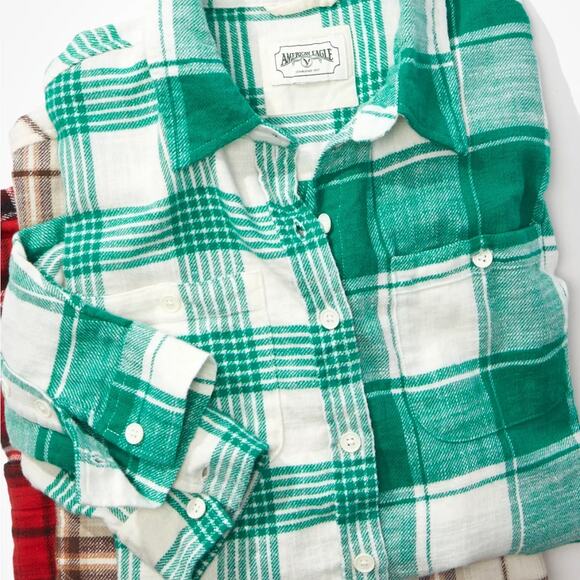 A494 • Cozy Cropped Green Plaid Flannel Shirt - Picture 4 of 6